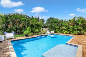 Bike to Beach, Heated Pool, Sleeps 12